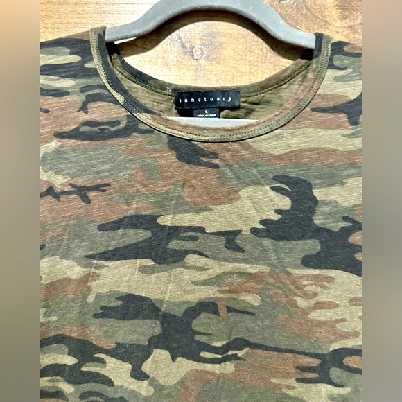 EUC Sanctuary Camo Pattern Puff Sleeve Top Sz L - Picture 13 of 16